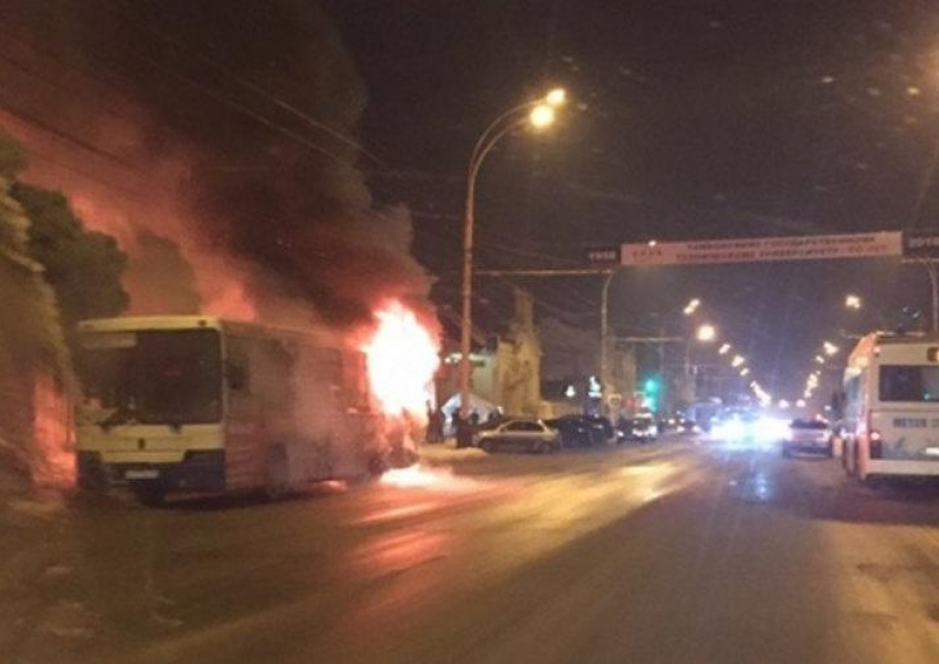 В Тамбове дотла сгорел автобус на маршруте 