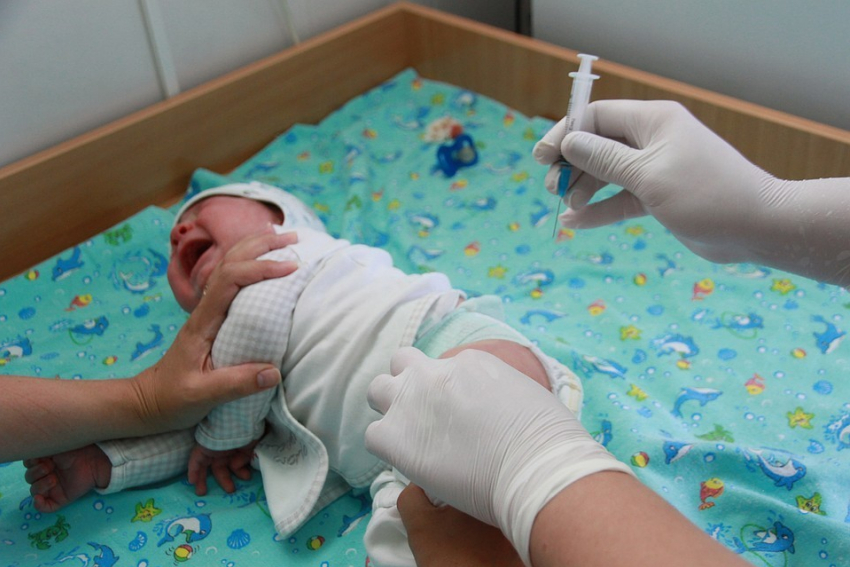 В детских поликлиниках Тамбовской области не осталось бесплатных вакцин