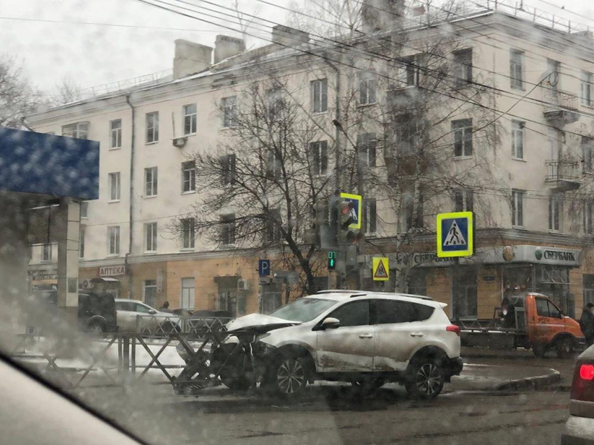 В Тамбове на перекрёстке Советской и 1-ой Полковой произошло очередное ДТП