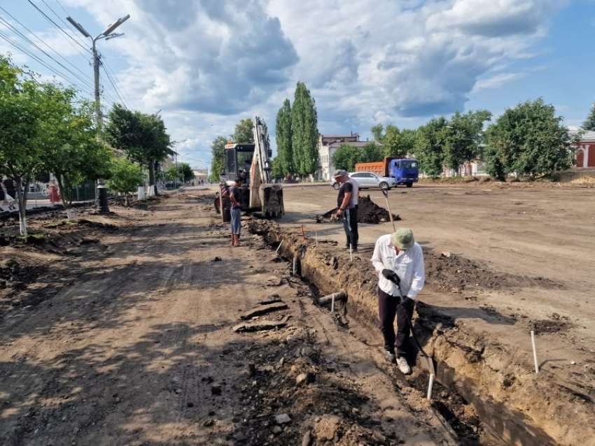 В Мичуринске во время реконструкции Советской обнаружили старинные артефакты