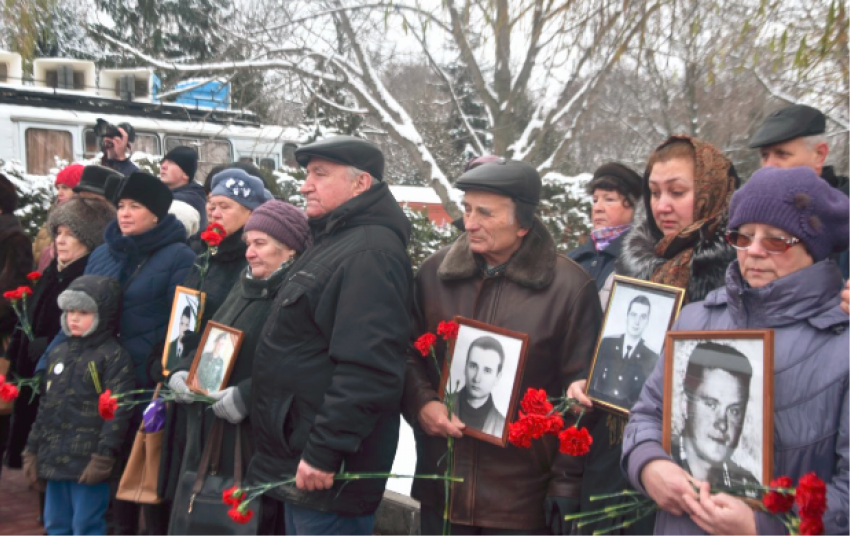 На Воздвиженском кладбище прошел митинг в честь погибших на Северном Кавказе тамбовчан
