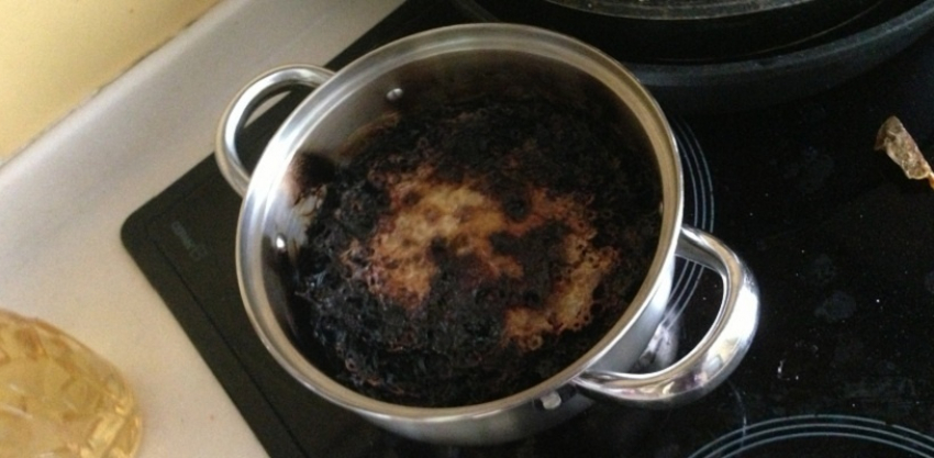 В результате пожара на Сабуровской сгорел обед 