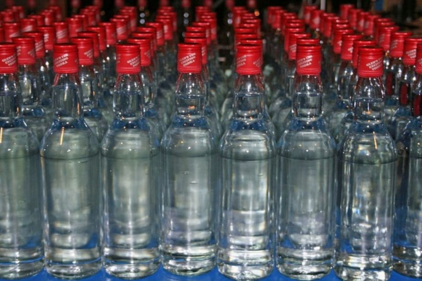 Полицейские обнаружили в Тамбове несколько точек, где торговали “палёной” водкой