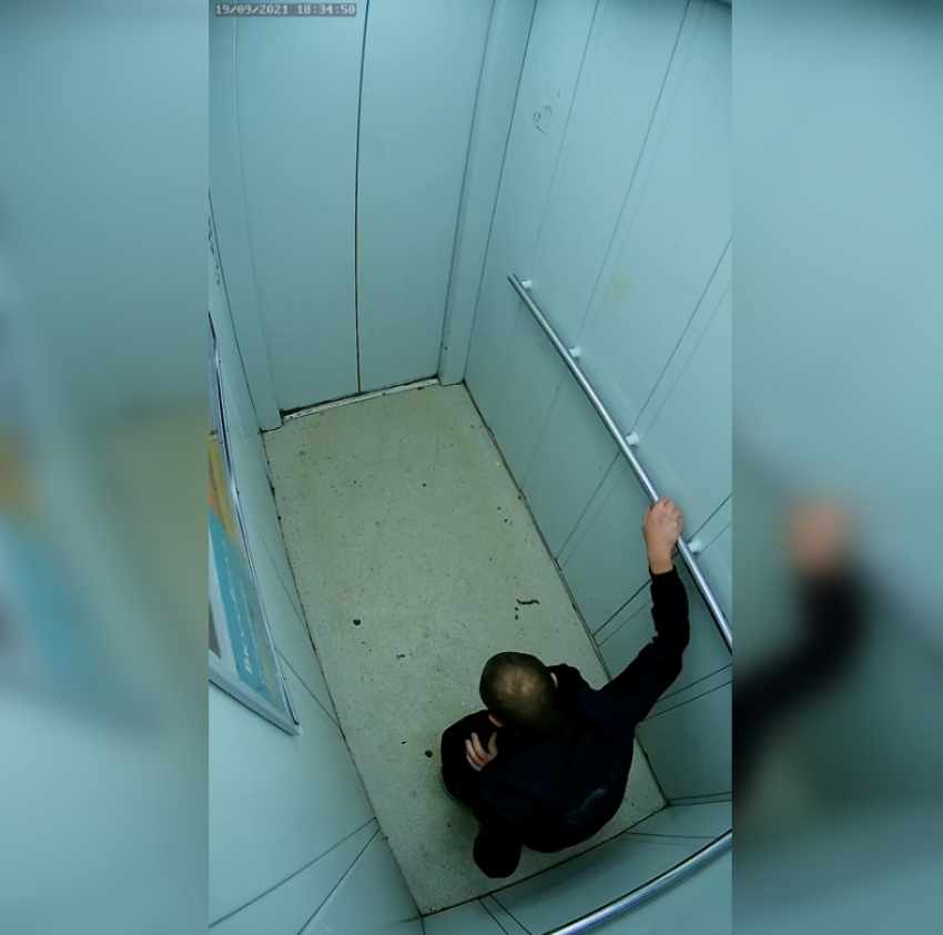 В Тамбове поймали любителя испражняться в лифте