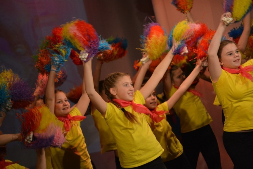 Сцену Тамбовского молодежного театра оккупировали юные спортсменки 