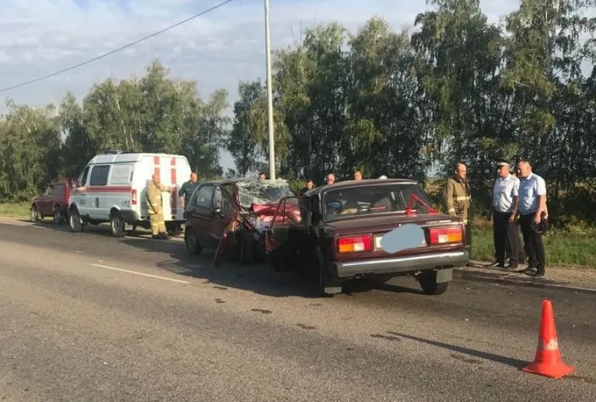 В Тамбовском районе три человека погибли в столкновении двух авто