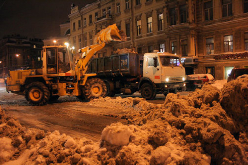 Снег в Тамбове убирают по ночам