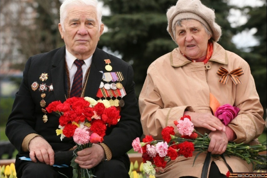 Акция «Послужим ветеранам» стартовала в МФЦ области