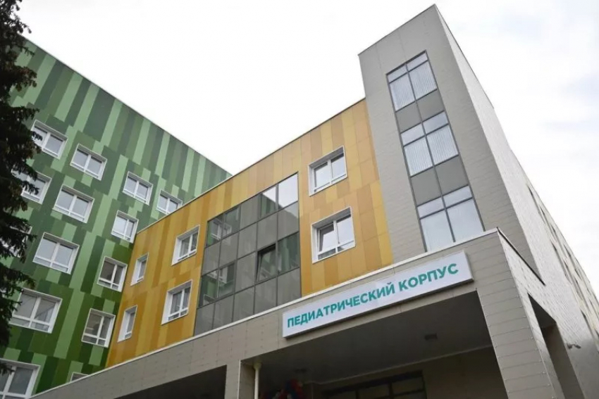 В областной детской больнице открыли отремонтированный педиатрический корпус