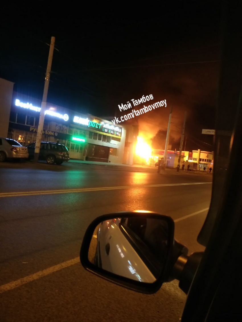 Ночью на Центральном рынке Тамбова случился пожар