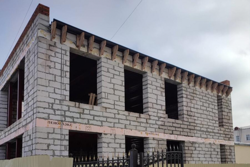 В Тамбове на территории памятника архитектуры собственник земли строит новое здание
