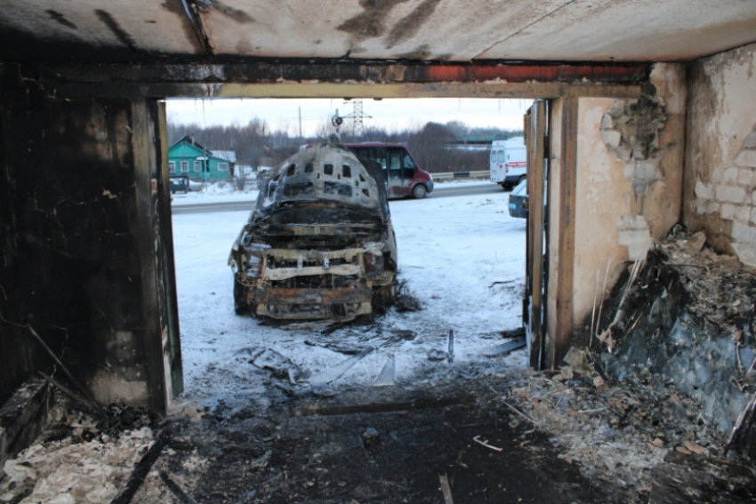 Тамбовчанку осудили за организацию поджога автомобиля бывшего