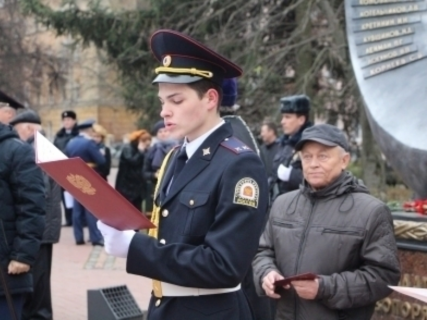 Тамбовские кадеты дали торжественную клятву у мемориала «Солдатам правопорядка»  