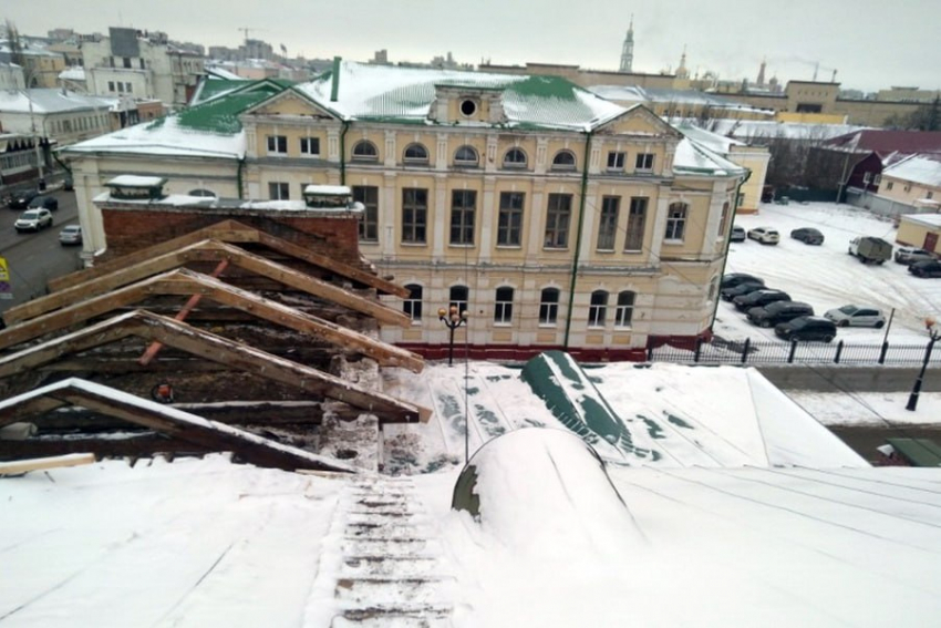Ремонт здания музучилища затягивается из-за проблем с крышей