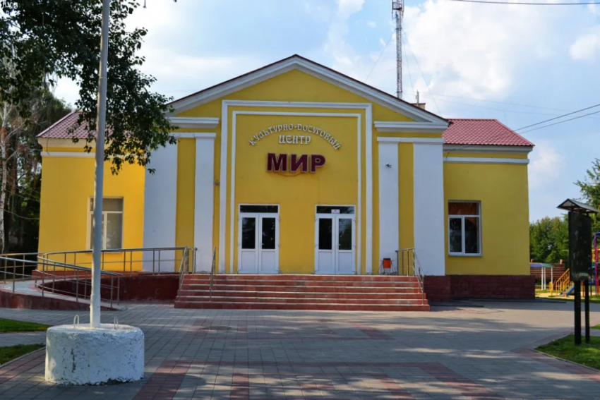 Подрядчик сорвал сроки капремонта фасада КДЦ «Мир» в Тамбове