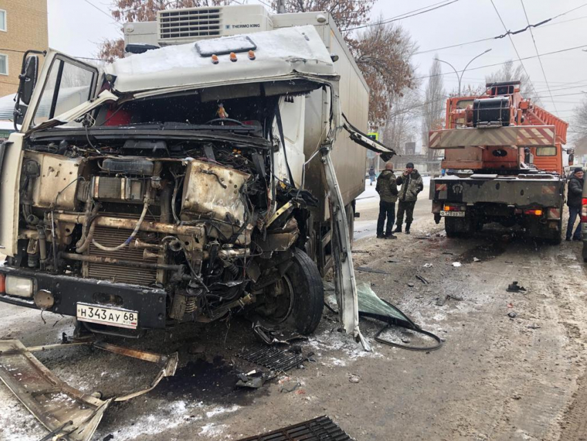 На ТЭЦ жестко встретились КАМАЗ и МАЗ 