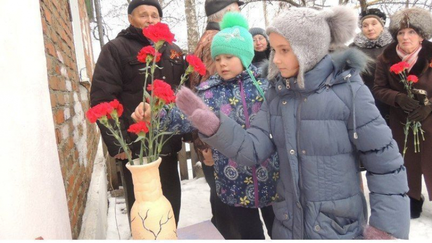 В честь столетия героя в Сосновском районе открыли мемориальную доску 
