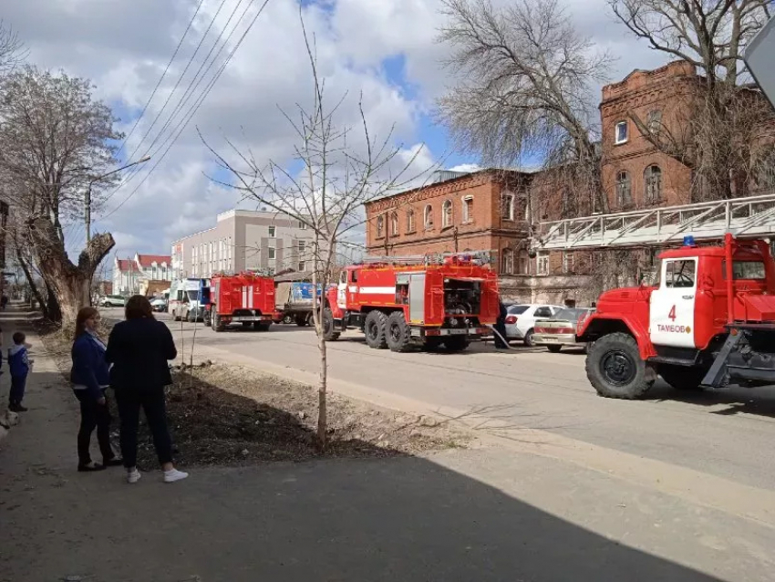 В старинном здании в центре Тамбова случился пожар