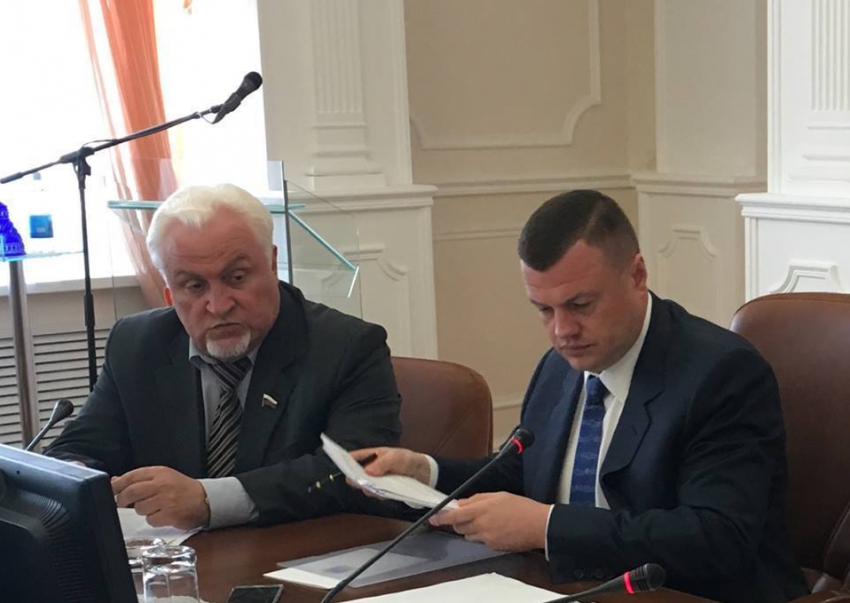 Губернатор подверг жесткой критике ответственных за подачу тепла в муниципалитетах 