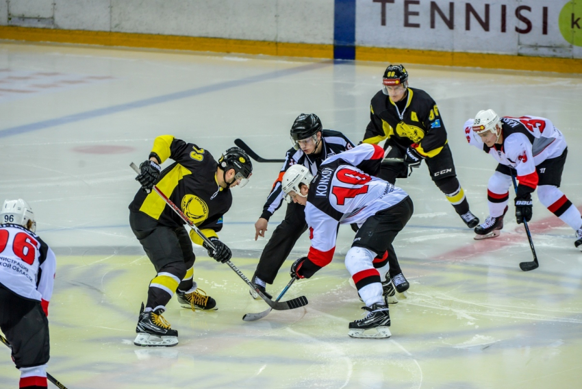 Выездная серия для ХК «Тамбов» началась с поражения