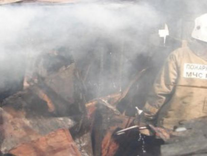 В посёлке Заря сгорели два вагончика 