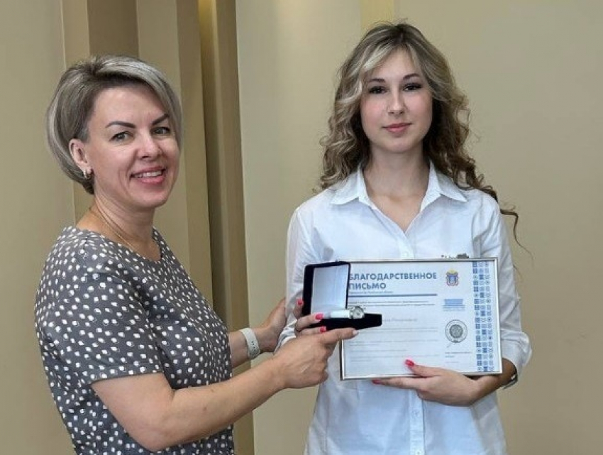 Отважную 15-летнюю спасательницу из Рассказова наградили ценным подарком