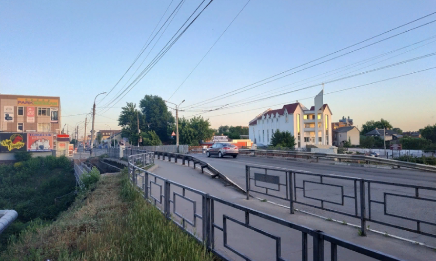 С 14 июля запретят движение через мост на Базарной